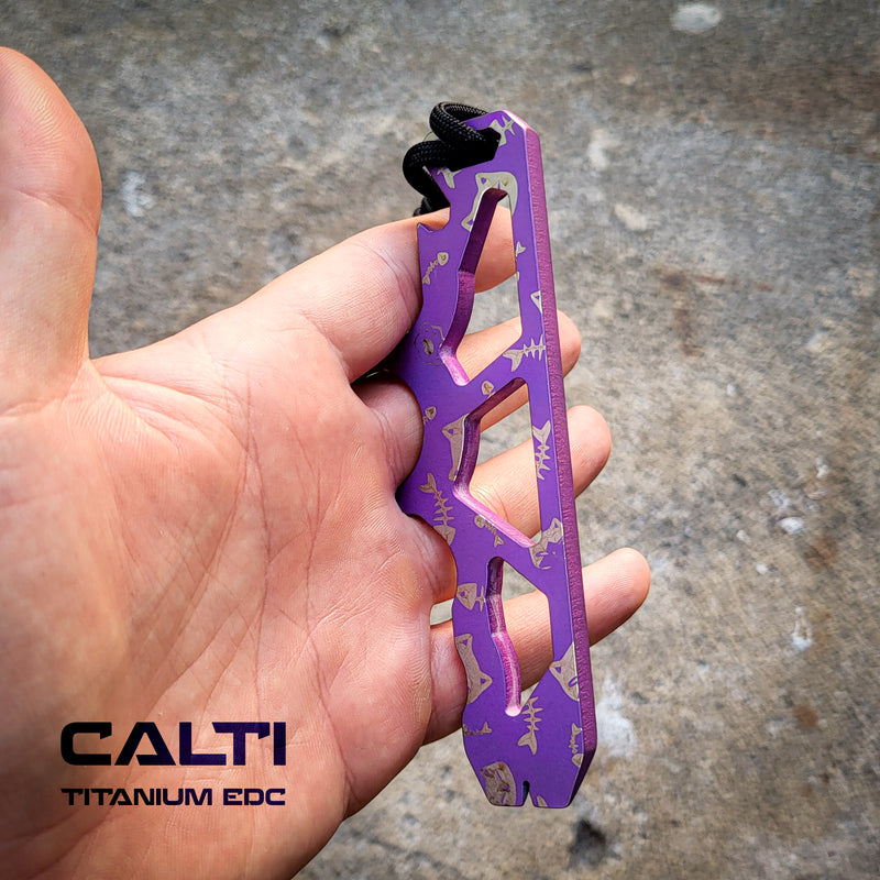 Load image into Gallery viewer, EDC Custom Titanium Knuck-Style Keychain: Titanium Multi-Tool, Bottle Opener &amp; Pry Bar
