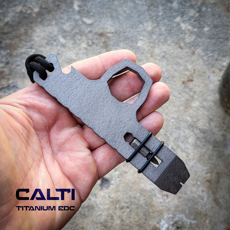 Load image into Gallery viewer, EDC Titanium Knuck-Style Keychain: Titanium Multi-Tool, Bottle Opener &amp; Pry Bar
