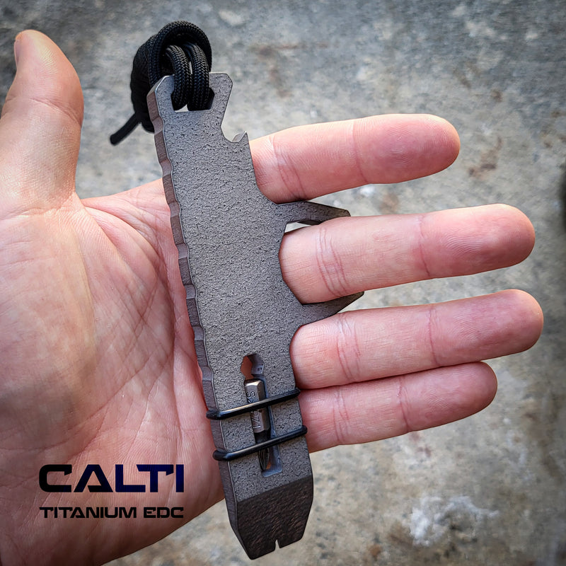 Load image into Gallery viewer, EDC Titanium Knuck-Style Keychain: Titanium Multi-Tool, Bottle Opener &amp; Pry Bar
